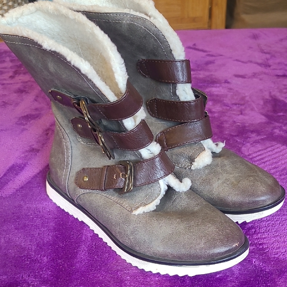 Sonoma Gray and Brown Winter Boots with Fleece Lining